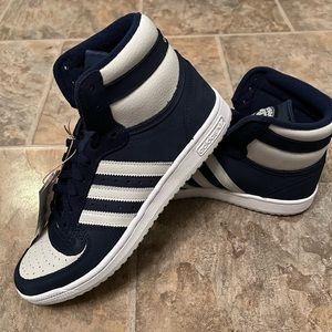Men’s size 9 Adidas Top Ten RB